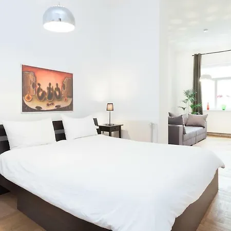 Apartment Labyrinth