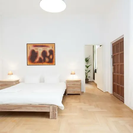Apartment Labyrinth *